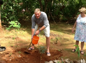 +94 71 402 1337_07.jpeg